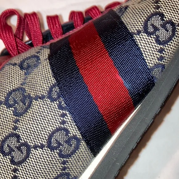 COPY - Authentic Gucci Vintage Sneakers - Picture 6 of 11
